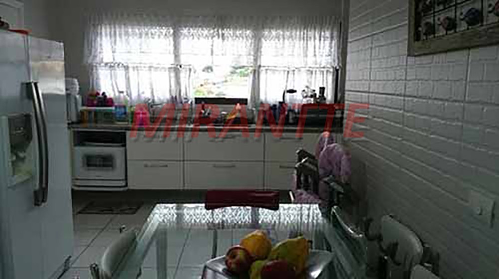 Apartamento de 160m² com 3 quartos em Água Fria