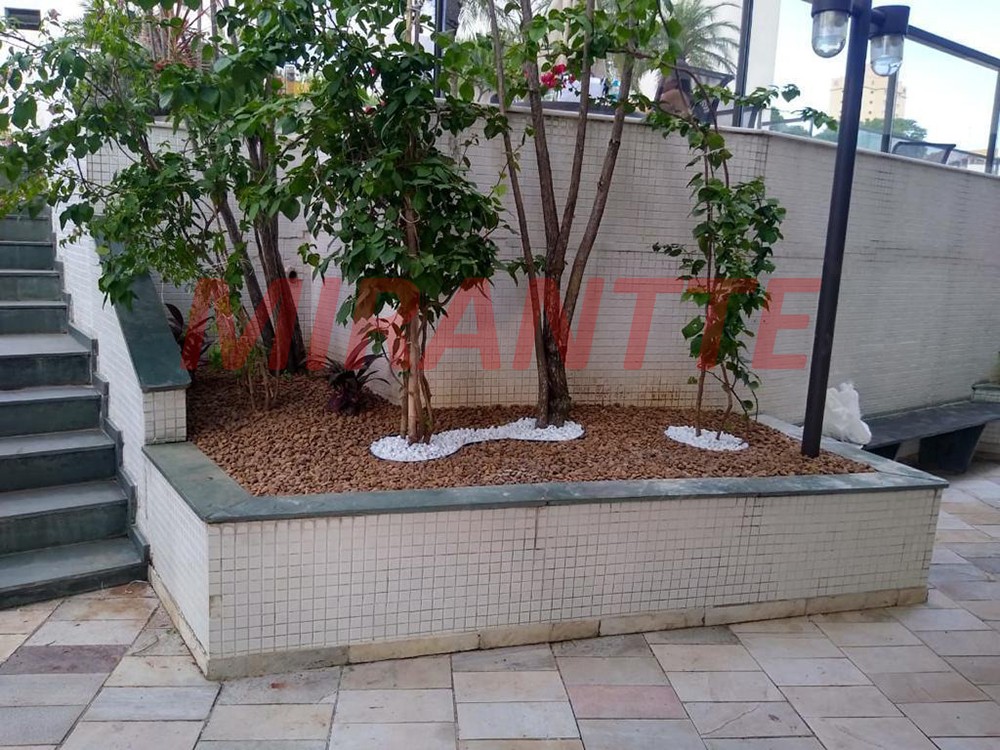 Apartamento de 160m² com 3 quartos em Água Fria