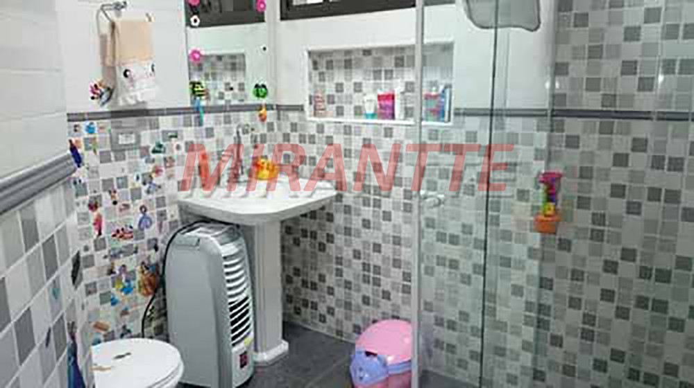 Apartamento de 160m² com 3 quartos em Água Fria