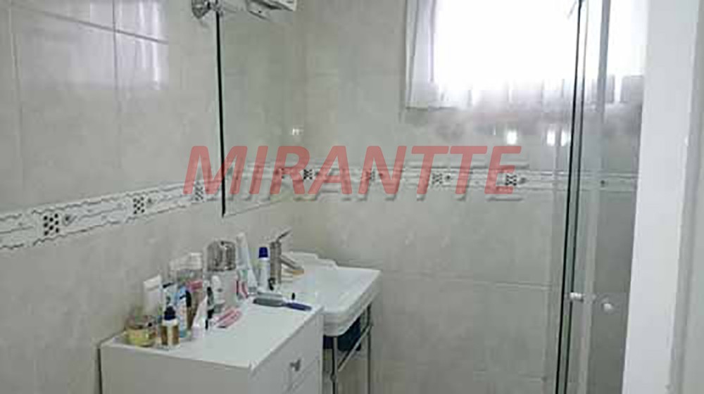 Apartamento de 160m² com 3 quartos em Água Fria