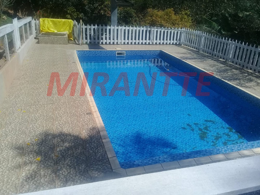 Casa terrea de 176m² com 3 quartos em Jardim Samambaia – Mairiporã