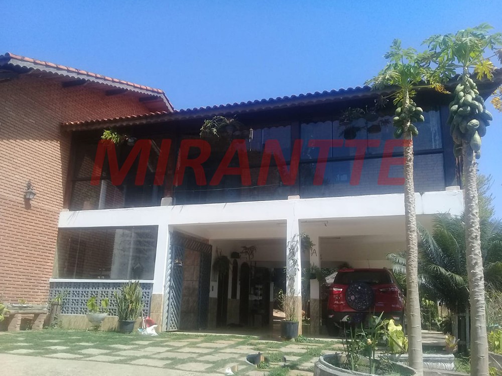Casa terrea de 176m² com 3 quartos em Jardim Samambaia – Mairiporã