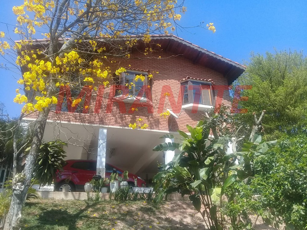 Casa terrea de 176m² com 3 quartos em Jardim Samambaia – Mairiporã