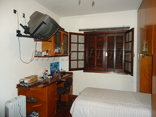 Sobrado de 335m² com 4 quartos em Santa Terezinha