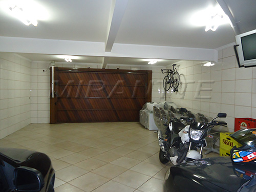Sobrado de 335m² com 4 quartos em Santa Terezinha