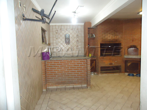 Sobrado de 335m² com 4 quartos em Santa Terezinha