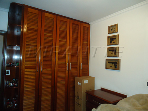 Sobrado de 335m² com 4 quartos em Santa Terezinha