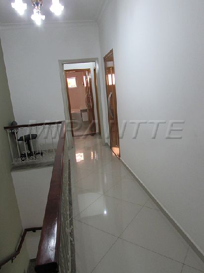 Sobrado de 195m² com 4 quartos em Santana