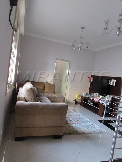 Sobrado de 195m² com 4 quartos em Santana