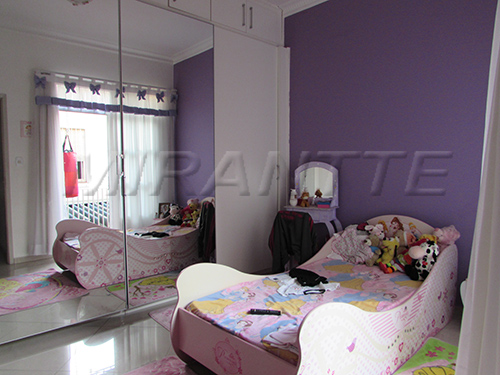 Sobrado de 195m² com 4 quartos em Santana