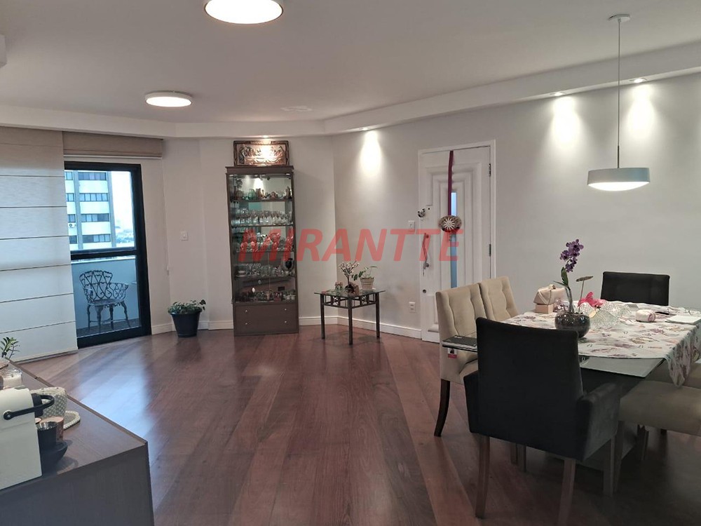 Apartamento de 133m² com 3 quartos em Água Fria