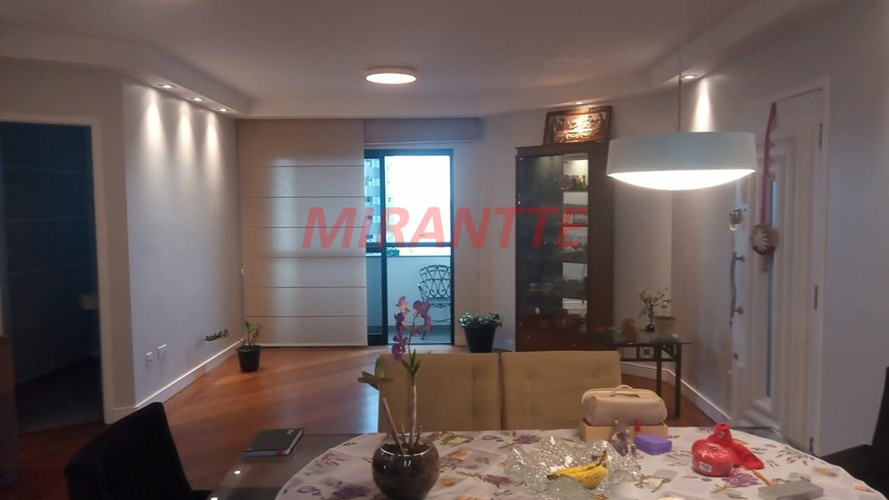 Apartamento de 133m² com 3 quartos em Água Fria