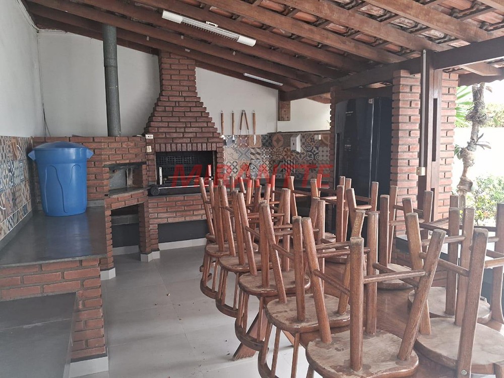 Apartamento de 133m² com 3 quartos em Água Fria