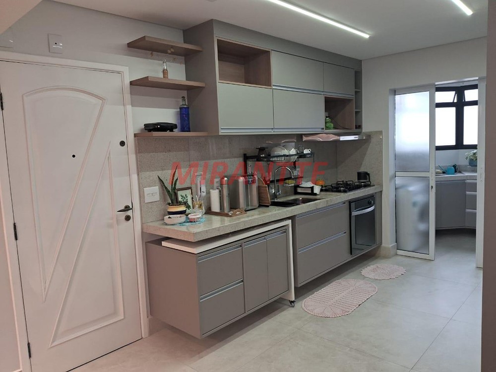 Apartamento de 133m² com 3 quartos em Água Fria
