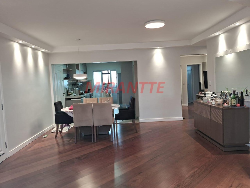 Apartamento de 133m² com 3 quartos em Água Fria