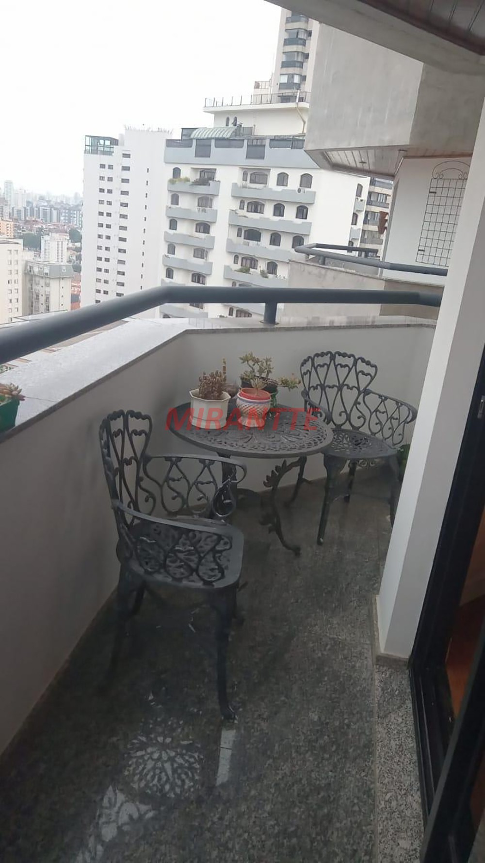 Apartamento de 133m² com 3 quartos em Água Fria