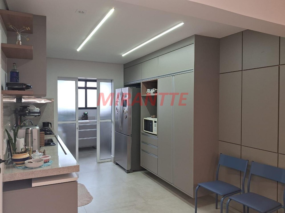 Apartamento de 133m² com 3 quartos em Água Fria
