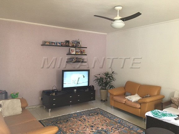 Casa terrea de 100m² com 3 quartos em Vila Mazzei