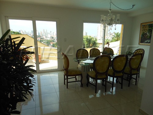 Sobrado de 373m² com 4 quartos em Jardim França