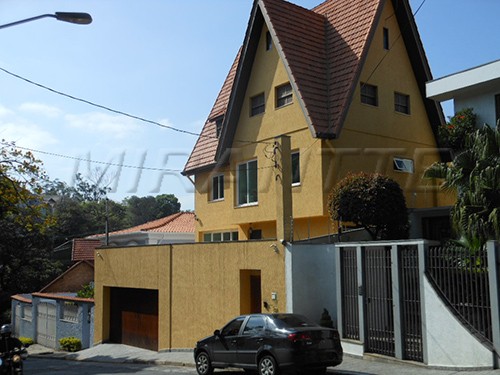 Sobrado de 373m² com 4 quartos em Jardim França
