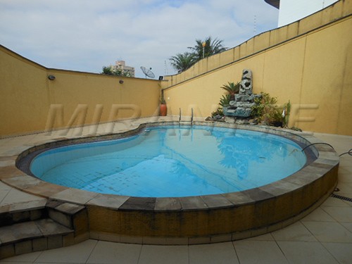 Sobrado de 373m² com 4 quartos em Jardim França