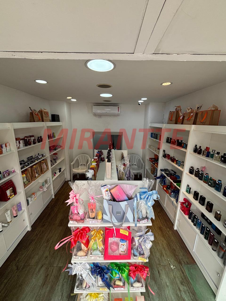 Conjunto comercial de 120m² em Santana