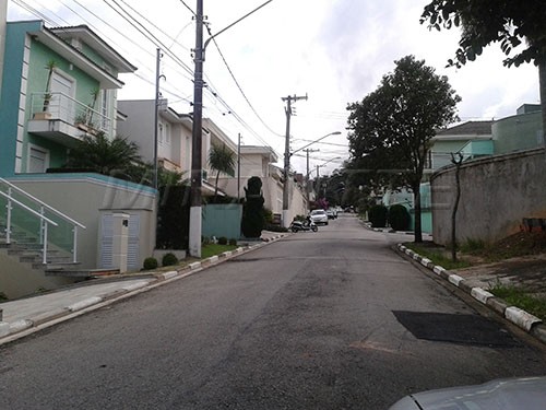Terreno de 313m² em Horto Florestal