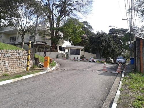 Terreno de 313m² em Horto Florestal