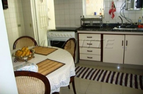 Sobrado de 200m² com 4 quartos em Santana