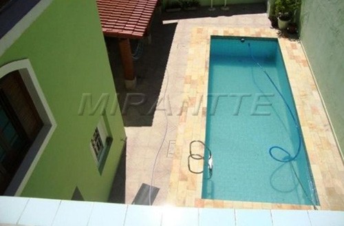 Sobrado de 200m² com 4 quartos em Santana