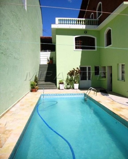 Sobrado de 200m² com 4 quartos em Santana