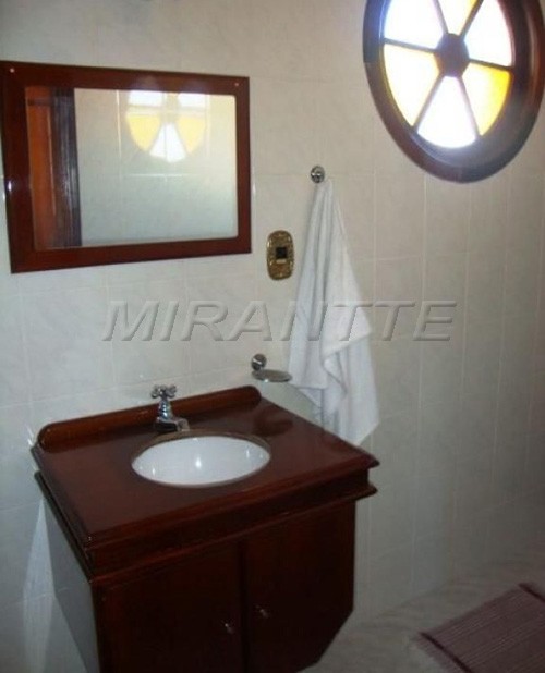 Sobrado de 200m² com 4 quartos em Santana