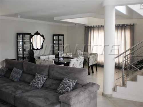 Sobrado de 432m² com 3 quartos em Jardim Bibi