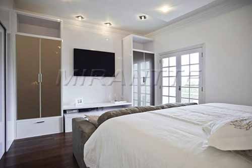 Sobrado de 432m² com 3 quartos em Jardim Bibi