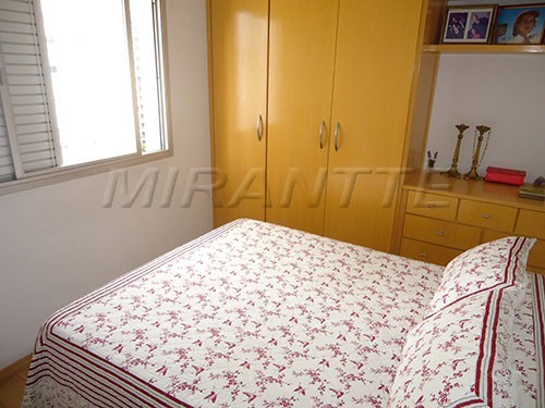 Apartamento de 50m² com 2 quartos em Moema
