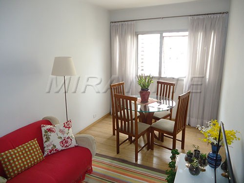Apartamento de 50m² com 2 quartos em Moema