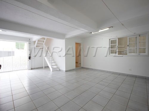Cond. fechado de 310m² com 4 quartos em Campo Belo