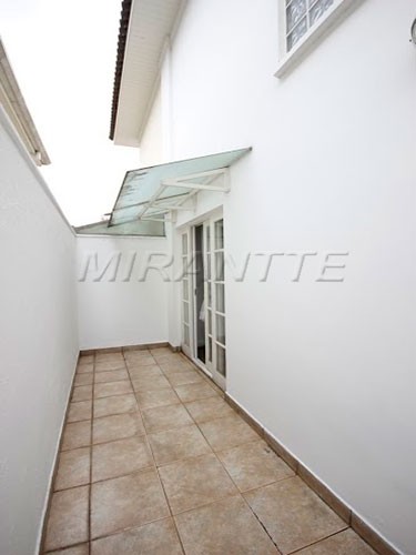 Cond. fechado de 310m² com 4 quartos em Campo Belo