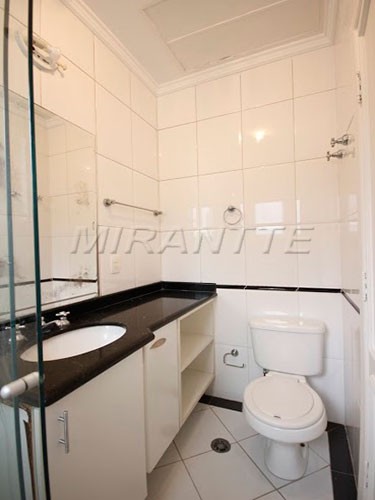 Cond. fechado de 310m² com 4 quartos em Campo Belo