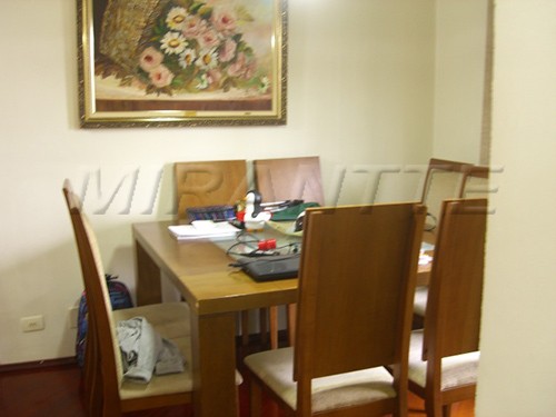 Apartamento de 120m² com 3 quartos em Água Fria