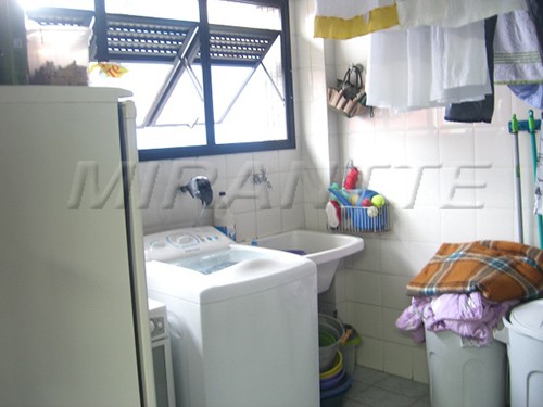 Apartamento de 120m² com 3 quartos em Água Fria