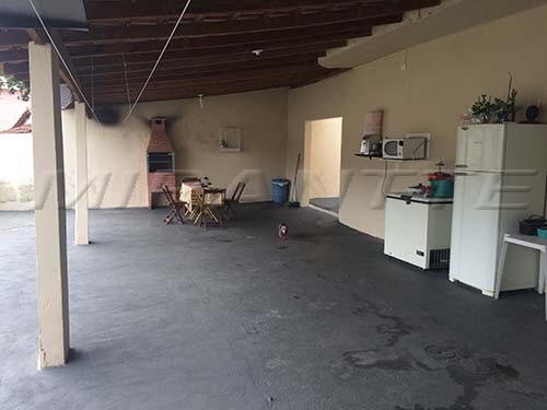 Casa terrea de 250m² com 3 quartos em Horto Florestal