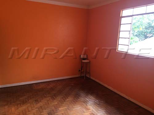Casa terrea de 250m² com 3 quartos em Horto Florestal