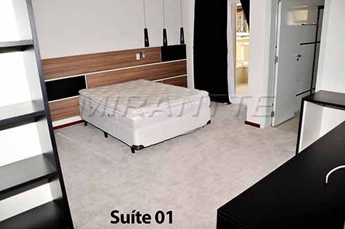 Cond. fechado de 750m² com 4 quartos em Jardim Floresta