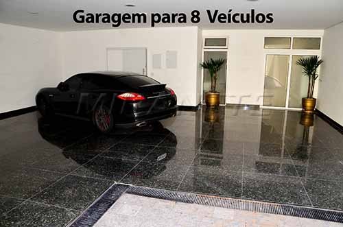 Cond. fechado de 750m² com 4 quartos em Jardim Floresta