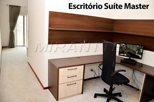 Cond. fechado de 750m² com 4 quartos em Jardim Floresta