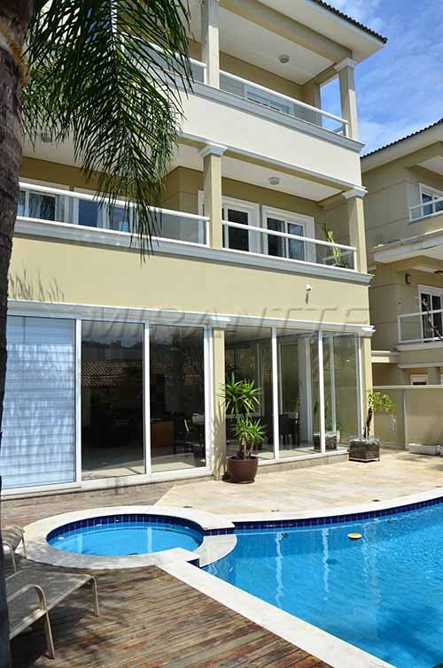 Cond. fechado de 750m² com 4 quartos em Jardim Floresta