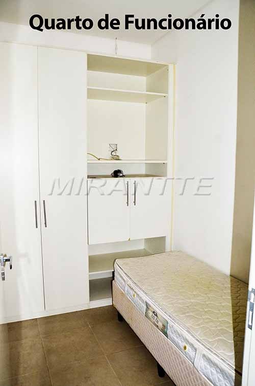 Cond. fechado de 750m² com 4 quartos em Jardim Floresta