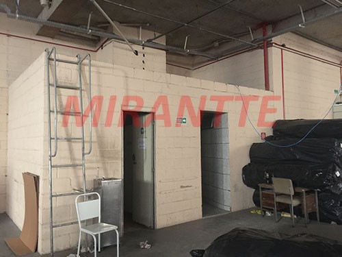 Comercial de 2120m² em Jardim Peri