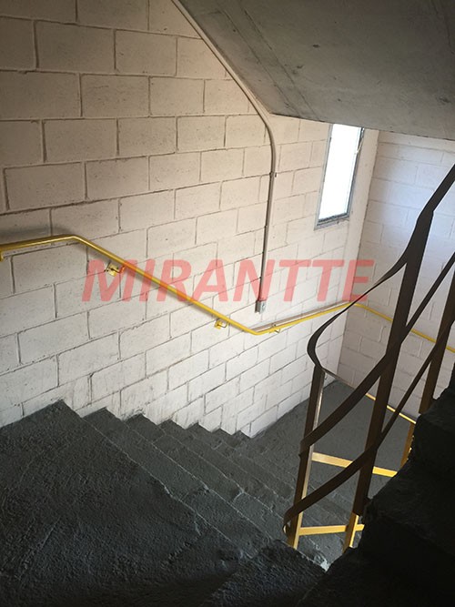 Comercial de 2120m² em Jardim Peri